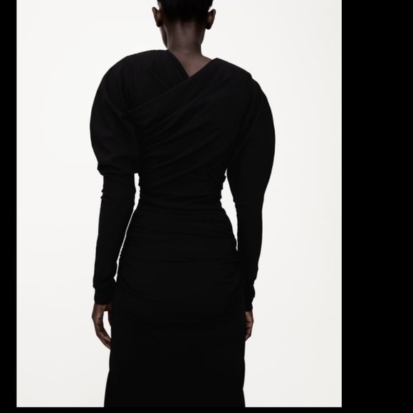LIMITED EDITION BLACK V-NECK LONG SLEEVE DRESS - Picture 5 of 11